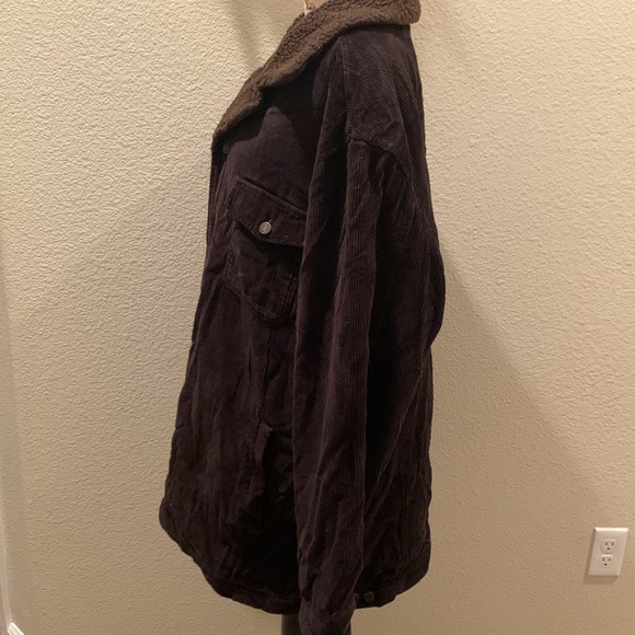 Men’s GAP Chocolate Brown Corduroy Sherpa Lined Trucker Jacket - Picture 4 of 12